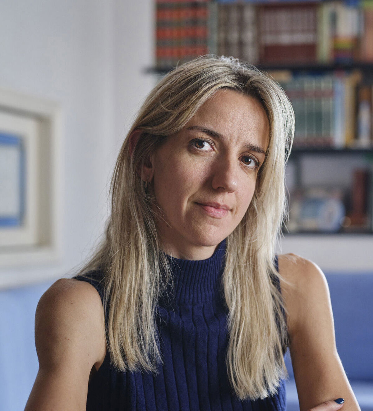 Portretfoto van Elisa. Elisa leeft met MS en heeft problemen gehad met het volledig legen van haar blaas.  Dit resulteerde er soms in dat Elisa een urineweginfectie opliep.