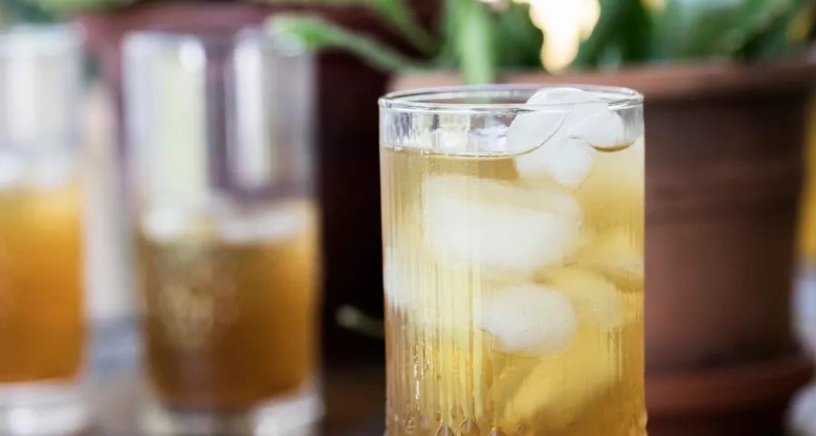 Afbeelding van een ijskoud drankje. Als je regelmatig urineweginfecties krijgt, kan dit wijzen op een blaasprobleem. 